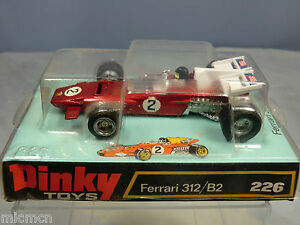 【送料無料】ホビー　模型車　車　レーシングカー ビンテージボックスモデルフェラーリレーシングゴールドvintage dinky toys model 226 ferrari 312b2 voiture de course gold en parfait etat, dans sa boite