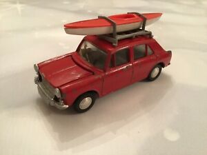 【送料無料】ホビー　模型車　車　レーシングカー モリスカヌーspoton toy voiture morris 1100 avec canot tres rare｜hokushin