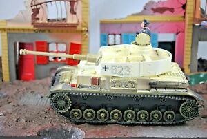 【送料無料】ホビー　模型車　車　レーシングカー ボックスドイツタンク132 britains 17460 allemand wwii famous panzer iv tank 523 avec soldat comme neuf in box