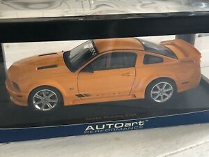 【送料無料】ホビー　模型車　車　レーシングカー フォードムスタングサリーンautoart 2007 ford mustang en s281 118