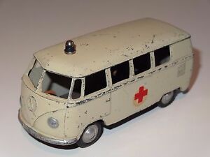 【送料無料】ホビー　模型車　車　レーシングカー コンビフォルクスワーゲンa marklin vw volkswagen combi ipip ambulance