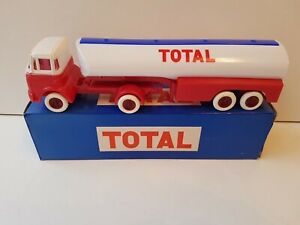 【送料無料】ホビー 模型車 車 レーシングカー トラックブルボンタンクボックスancien camion berliet tbk bourbon citerne total neuf en boite dorigine norev