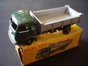 【送料無料】ホビー　模型車　車　レーシングカー カーゴオリジナルボックスdinky toys 33b simca cargo benne basculante boite dorigine
