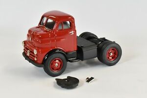 【送料無料】ホビー　模型車　車　レーシングカー モデルダッジトターユニットbrooklin models 1953 dodge tractor unit red us31｜hokushin