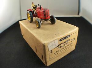 【送料無料】ホビー　模型車　車　レーシングカー ボックスマッシーハリストタートターdinky toys gb 27a massey harris tractor tracteur en boite revendeur rare