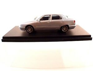 【送料無料】ホビー　模型車　車　レーシングカー モデルクワトロドアボックスalezan models maseratti quattro porte v6 1995 143 en boite magnifique｜hokushin