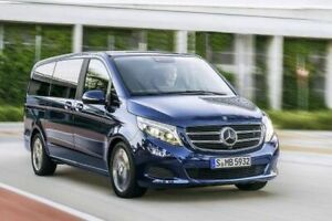 【送料無料】ホビー 模型車 車 レーシングカー スケールメルセデスクラスメタリックi scale 118 mercedes vclasse canvasitblau metallic|hokushin