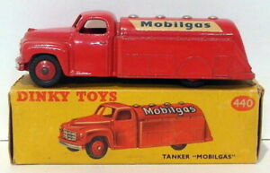 【送料無料】ホビー　模型車　車　レーシングカー ビンテージタンカーvintage dinky 440tanker mobilgasrouge