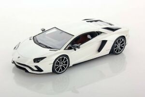 【送料無料】ホビー　模型車　車　レーシングカー ランボルギーニボールlooksmart lools468d lamborghini aventador s blanc ballon 2017 143