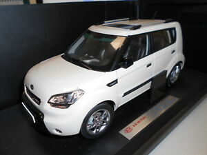 【送料無料】ホビー　模型車　車　レーシングカー キアプロモーションキアkia015044 by kia promotional kia soul 118 28,386円