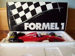 【送料無料】ホビー　模型車　車　レーシングカー フェラーリゲルハルトベルガークローズボックスオン118 ferrari 412 t2 gerhard berger 1995 boite fermee