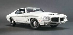 【送料無料】ホビー　模型車　車　レーシングカー ポンティアックルマンホワイトacme 1972 pontiac gto lemans white 118