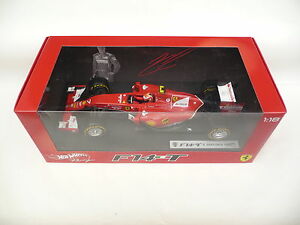 【送料無料】ホビー　模型車　車　レーシングカー ホットホイールフェラーリキミライコネンhot wheels 118 ferrari f14t kimi raikkonen bly68