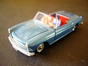 【送料無料】ホビー　模型車　車　レーシングカー プジョーカブリオレdinky toys ref 528 peugeot 404 cabriolet pininfarina