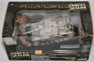 【送料無料】ホビー　模型車　車　レーシングカー アルデンヌスケールforces of valor 81206 stug iii ardennes 1944 3rd panzer gren echelle 132 scelle