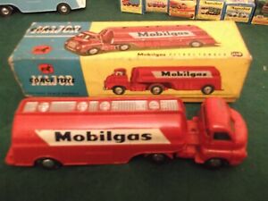 【送料無料】ホビー　模型車　車　レーシングカー ビンテージベッドフォードモデルガソリンタンカーvintage corgi major modele bedford mobilgas petrol tanker