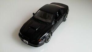 【送料無料】ホビー　模型車　車　レーシングカー オートアートフォードムスタング？auto art ford mustang bullitt 2001 118