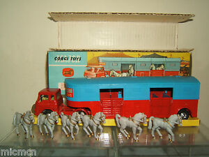 【送料無料】ホビー　模型車　車　レーシングカー コーギーモデルサーカスボックスcorgi major modele 1130 circus horse transporter vn en parfait etat, dans sa boite