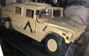 【送料無料】ホビー　模型車　車　レーシングカー ハンビーハンマーアメリカ118 exoto thunder trac humvee hummer h1 army military rare american 4x4 118