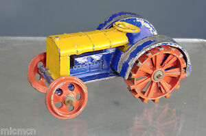 【送料無料】ホビー　模型車　車　レーシングカー ビンテージモデルトターvintage dinky toys modele 22e tracteurs agricoles