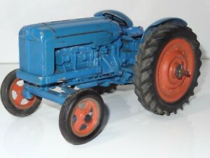 【送料無料】ホビー　模型車　車　レーシングカー チャドバレートターw chad valley fordson tracteur