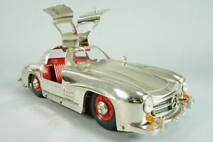【送料無料】ホビー　模型車　車　レーシングカー aメルセデスベンツジュビリードアmarklin mercedes benz 300sl argent portes a 2 battants 1952 40 ans jubile 174z｜hokushin
