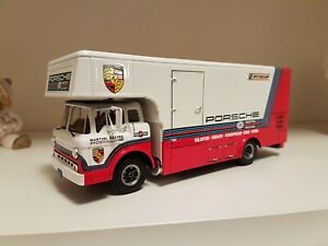 【送料無料】ホビー　模型車　車　レーシングカー フォードタイプポルシェマルティニレーシングエキソexoto 143 ford c type porsche martini racing exo00014