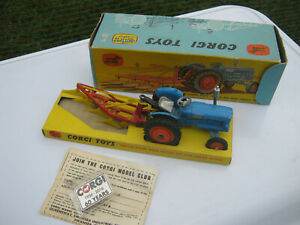 【送料無料】ホビー　模型車　車　レーシングカー コーギートターcorgi gs18 fordson tracteur et charrue 1961 question tous original en excellent ordre