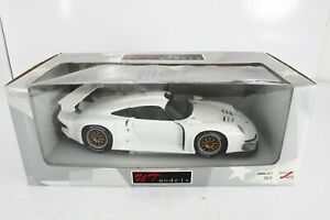 【送料無料】ホビー　模型車　車　レーシングカー モデルポルシェグアテマラut models 118 porsche 911 gt1 180966600