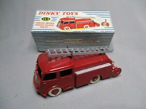 【送料無料】ホビー　模型車　車　レーシングカー ボックスz564 dinky toys fr berliet gla premiers secours 1957 ech 155 ref 32e tbe boite