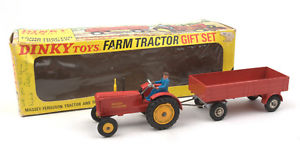【送料無料】ホビー　模型車　車　レーシングカー ビンテージファームトタートレーラーボックスvintage dinky toys 399 ferme tracteur amp; remorque ensemble cadeau 196975 * en parfait etat, dans sa