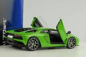 【送料無料】ホビー　模型車　車　レーシングカー ランボルギーニヴェルデパールグリーンlamborghini aventador s 2017 verde mantis pearl vert 118 autoart 79133