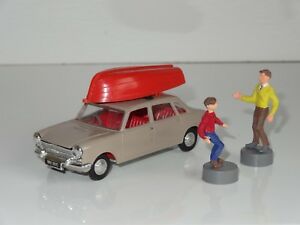 【送料無料】ホビー　模型車　車　レーシングカー スポットオースティンボートv triang spot on austin 1800 avec row boat amp; figurines 410