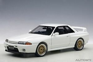 【送料無料】ホビー　模型車　車　レーシングカー スカイラインautoart 77416 nissan skyline gtr r32 vspec ii route voiture blanc bbs 118th