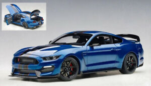 【送料無料】ホビー　模型車　車　レーシングカー フォードムスタングmodellino auto scala 118 autoart ford mustang shelby modellismo statico coche