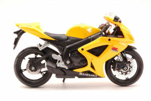 【送料無料】ホビー　模型車　車　レーシングカー オートバイモデルsuzuki gsx r600 yellow motorcycle 112 model maisto