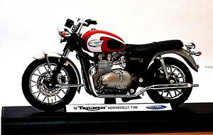 【送料無料】ホビー　模型車　車　レーシングカー トライアンフボンネビルスケールオートバイモデルwelly 2002 triumph bonneville t100 echelle 118 modele de moto haute qualite neuf