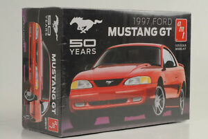 【送料無料】ホビー　模型車　車　レーシングカー フォードムスタングキットキットライザー1997 ford mustang gt 50 annees car kit kit de montage 125 amt 86412