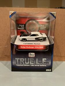 【送料無料】ホビー　模型車　車　レーシングカー ダッジチャレンジャーボックスautoworld 164 dodge challenger edition limitee rare cret