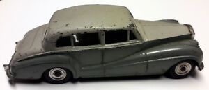 【送料無料】ホビー　模型車　車　レーシングカー イングランドロールスロイスシルバーdinky toys made in england 143 rollsroyce silver wraith