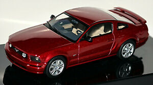 【送料無料】ホビー　模型車　車　レーシングカー フォードムスタングクーペレッドメタリックford mustang v gt coupe 1generation 200409 red fire rouge metallique 143