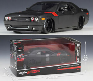 【送料無料】ホビー　模型車　車　レーシングカー ダッジチャレンジャーミニチュアミニチュアカーmaisto 124 dodge 2008 challenger alliage vehicule miniature voiture miniature