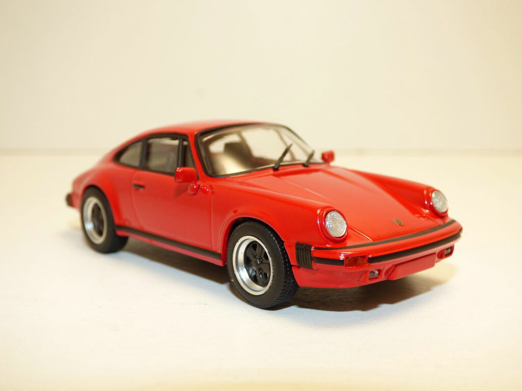 【送料無料】ホビー　模型車　車　レーシングカー ポルシェporsche 911 sc rouge 143 911sc