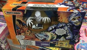 【送料無料】ホビー　模型車　車　レーシングカー マッチコンmatchbox pista il tempio doro con luci e suoni