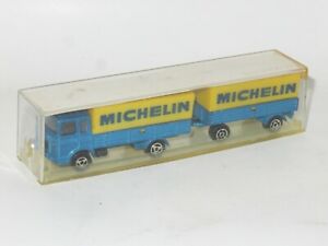 【送料無料】ホビー　模型車　車　レーシングカー シリアルチアリーダーミシュランmajorette serie 200saviem bache amp; trailer michelin｜hokushin