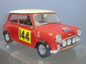 【送料無料】ホビー　模型車　車　レーシングカー モデルoミニハッチバックラリーsolido modele no xxx mini rallye berline｜hokushin