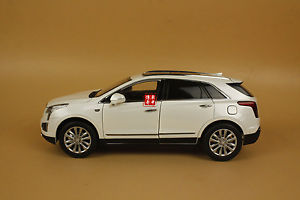 【送料無料】ホビー 模型車 車 レーシングカー キャデラックホワイト118 cadillac xt5 white color gift|hokushin