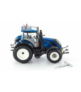 【送料無料】ホビー 模型車 車 レーシングカー trattore valtra t214 132|hokushin