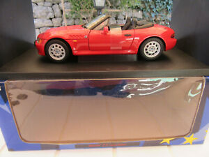 【送料無料】ホビー　模型車　車　レーシングカー ボックスロードスターbmw z3 roadster ut 118 en boite tres bel etat