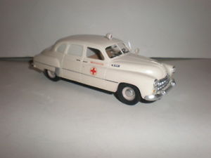 【送料無料】ホビー 模型車 車 レーシングカー ガスロシアリムジン143 russe gaz12 zim ambulance limousine 1954|hokushin